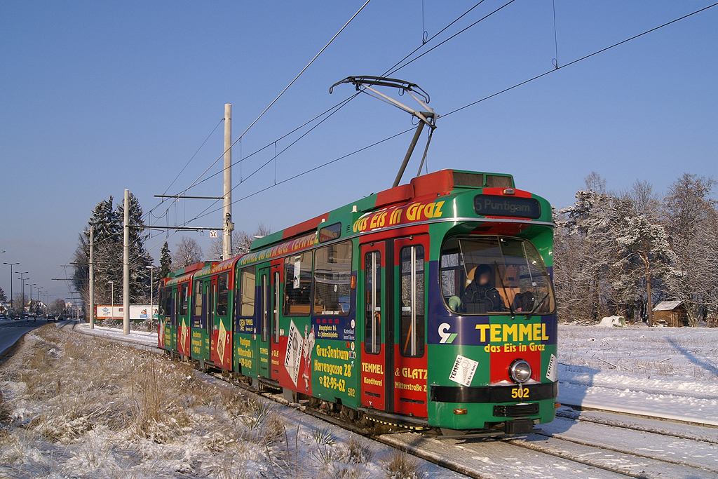 Am Sonntag, dem 20. Dezember 2009 war TW 502 auf der Linie 5 in Richtung Puntigam unterwegs und konnte zwischen den Haltestellen Maut Puntigam und Brauhaus Puntigam fotografiert werden.
