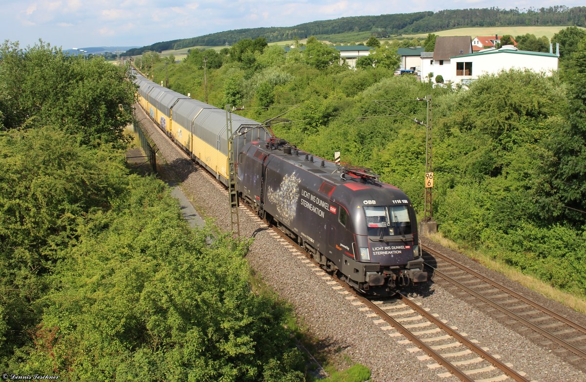 Am späten Freitag Nachmittag machte ich mich direkt nach der Arbeit auf den Weg nach Nörten-Hardenberg. Die  Licht ins Dunkel  war mit einem Altmannzug bei Hannover südwärts gesichtet wurden. Aufgrund zahlreicher Langsamfahrer auf der B3 zwischen Göttingen und Nörten-Hardenberg schaffte ich es nur einen  Notschuss  dieser schönen ÖBB-Werbelok zu machen!

1116 158 ÖBB Nörten-Hardenberg 15.06.2018