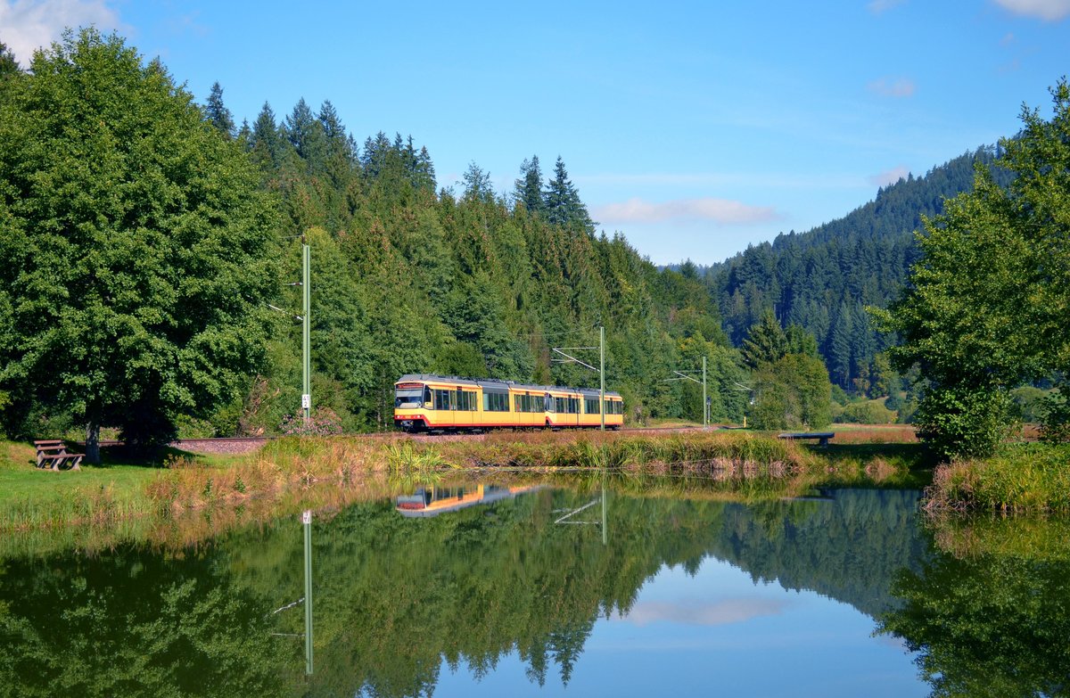 Am spätsommerlichen 15.09.2019 konnte im Bereich des Sulzwiesensees der E 85190 (RK - TFS) in herrlicher Kulisse des Nordschwarzwaldes aufgenommen werden.