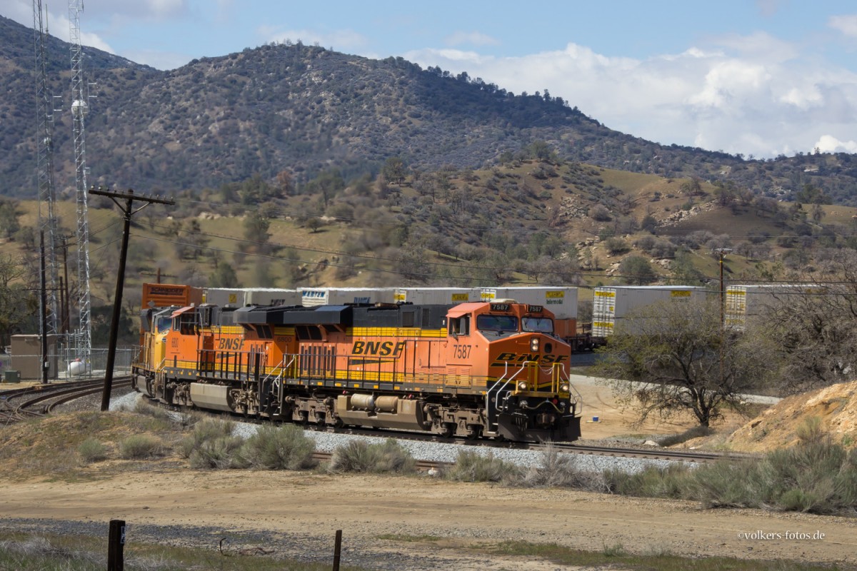 Am Tehachapi Loop in Kalifornien März 2014