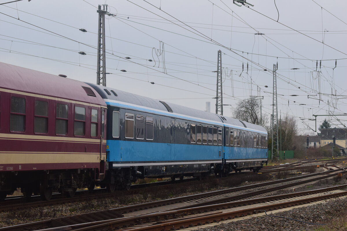 Am Zugschluss des TUI Ski Express wurden noch 2 Speisewagen für den Dinner Train überführt.

Grevenbroich 04.03.2024