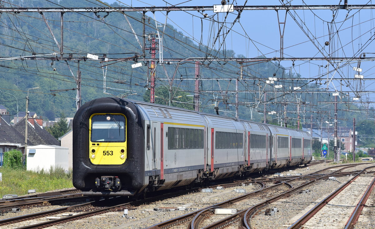 AM96 553 fährt als IC in Flémalle-Haute ein.

Flémalle-Haute 04.09.2021