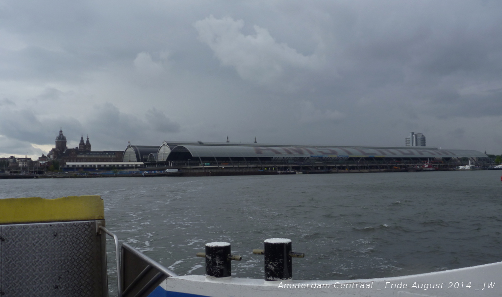 Amsterdam Centraal - gefotografeerd op de Ijveer. Half augustus 2014 wHvs