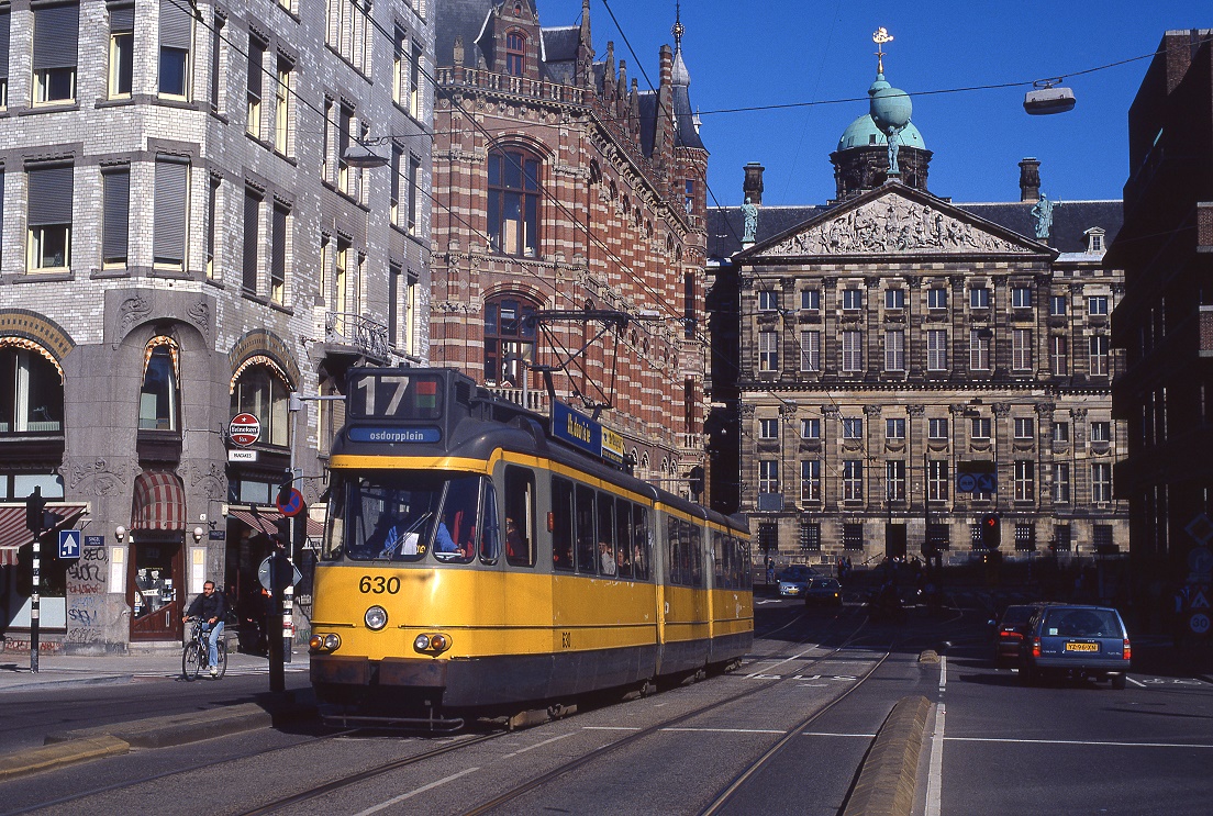 Amsterdam Tw 630 in der Raadhuis Straat, 07.04.2000.