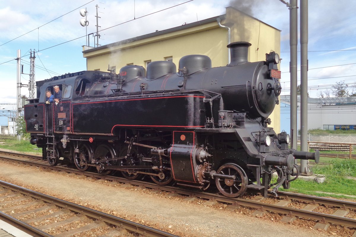 An 22 September 2018 war es vorlaufig den letzten Tag der Eisenbahn, dann in Ceske Budejovice, und 433 001 lauft um in Budweiser Bahnhof.