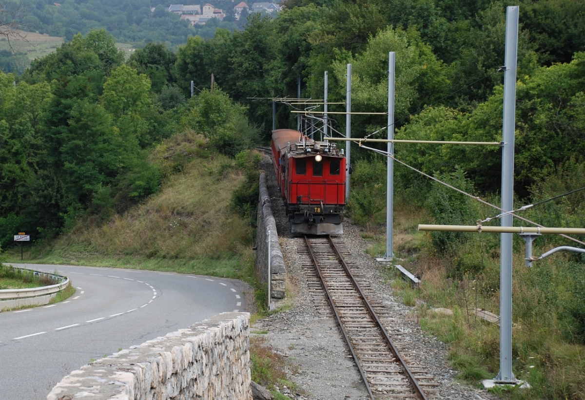 An der D 529 zwischen La Motte d'Availlans und den Toulla-Viadukten (26.8.2008).
