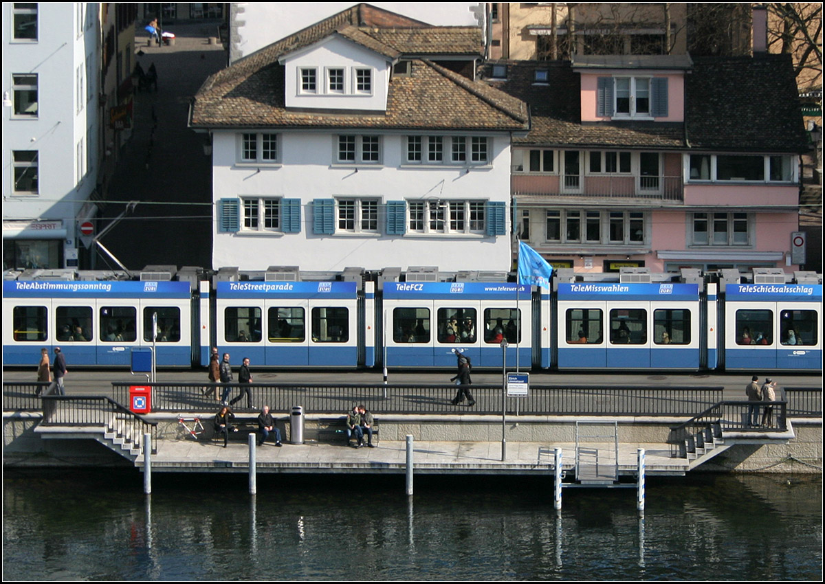 An der Limmat -

Szenerie mit Tram an einer Schiffsanlegestelle am Limmat-Quai in Zürich. 

09.03.2008 (M)