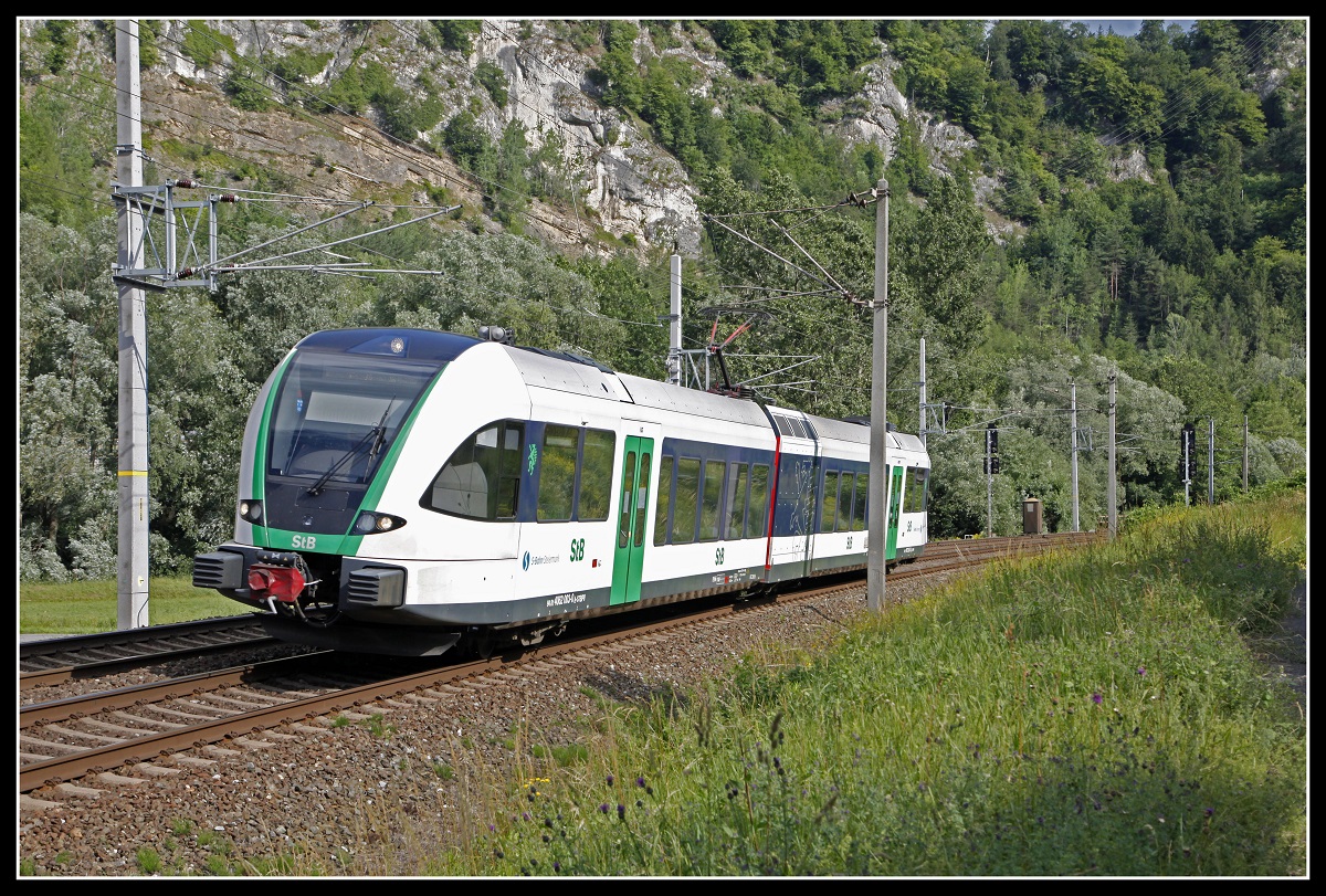 An  Werktagen kommt ein STB  - Triebwagen der Reihe 4062 als REX1992/1997 von Graz bis nach Leoben. Mein Foto zeigt den 4062 003 als REX1997 bei Peggau am 23.06.2020.