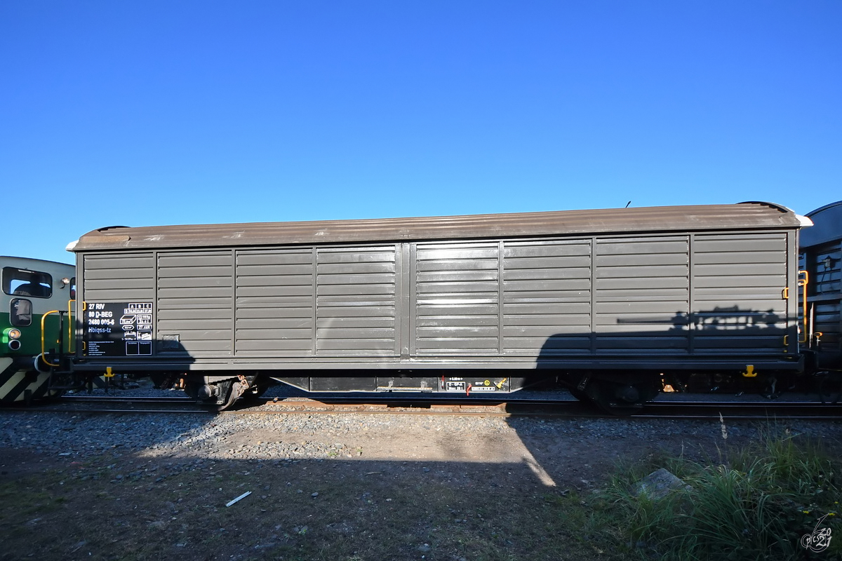 Anfang Oktober 2021 war in Brohl-Lützing Schiebewandwagen, Gattung Hbiqss-tz (27 80 2480 005-6) zu sehen.