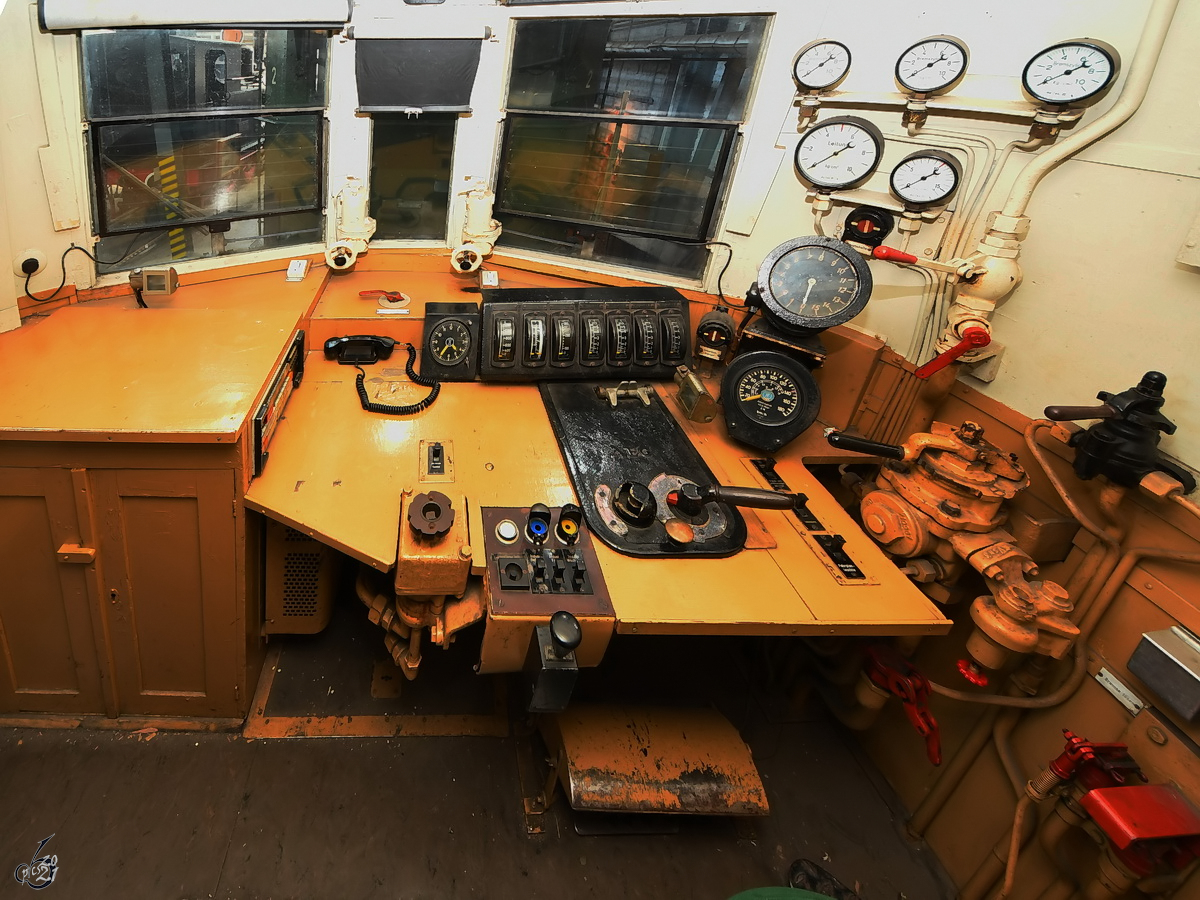 Anfang September 2021 konnte im DB-Museum Koblenz der Führerstand der 1935 gebauten Elektrolokomotive 118 003-3 besichtigt werden. 