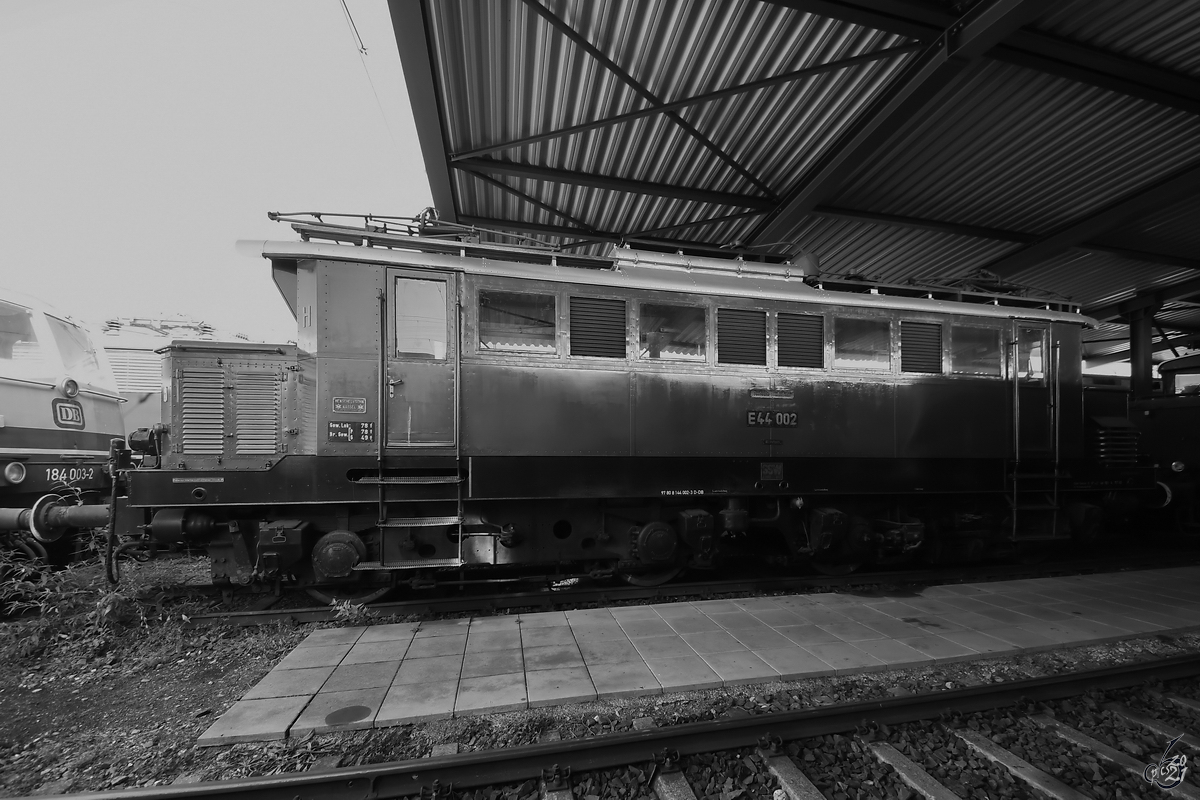 Anfang September 2021 war im DB-Museum Koblenz die 1933 gebaute Elektrolokomotive E44 002 zu sehen.