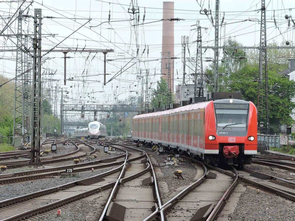 Ankunft RE 11 nach Düsseldorf. Dortmund Hbf, den 28.04.2017. 