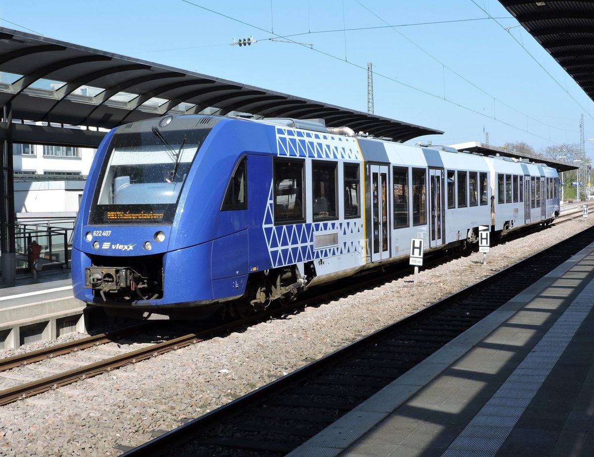 Ankunft der RE 29657 aus Koblenz Hbf in Kaiserslautern Hbf am 9. April 2017