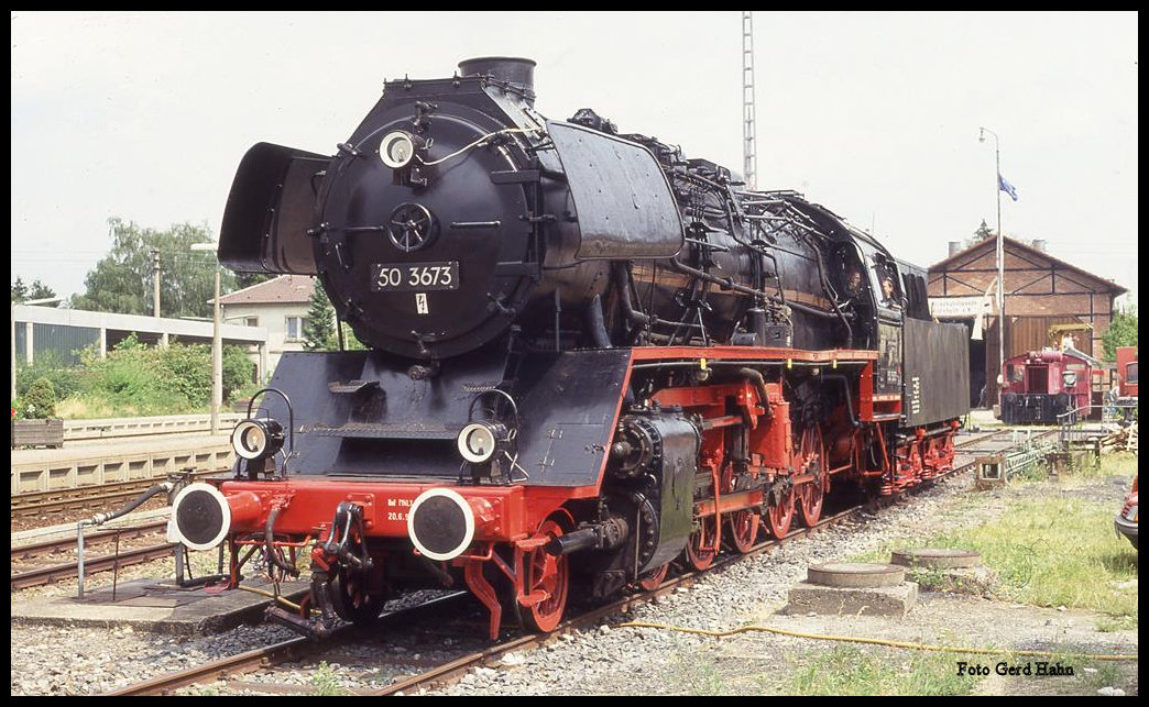 Anläßlich eines Eisenbahnfestes in Sinsheim am 25.6.1993 führten die Eisenbahnfreunde Kraichgau die 503673 unter Dampf vor.