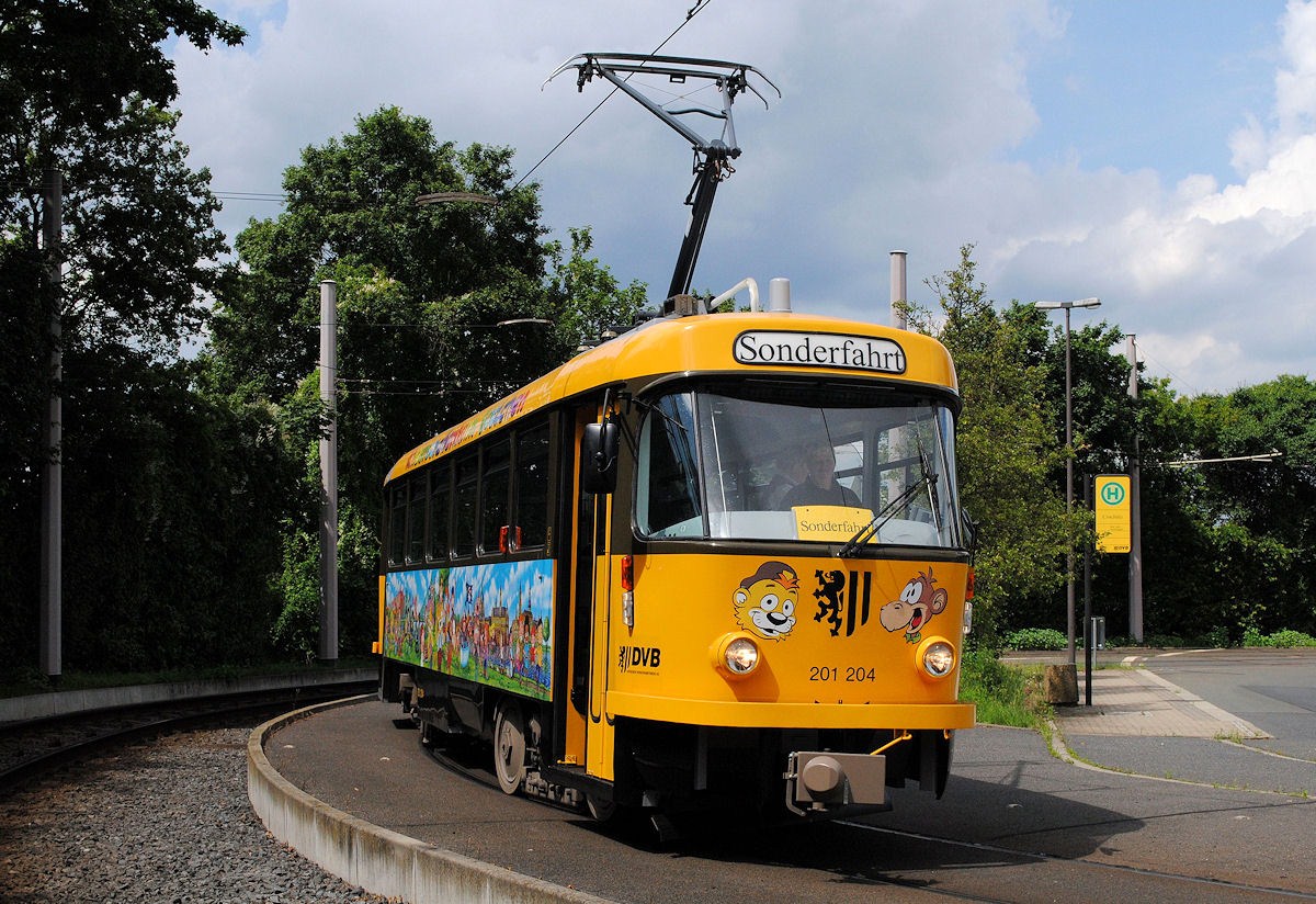 Anläßlich einer Sonderfahrt gelangte der zur Kinderstraßenbahn  Lottchen  umgebaute T4D 201 204 am 14.06..2016 nach Coschütz.