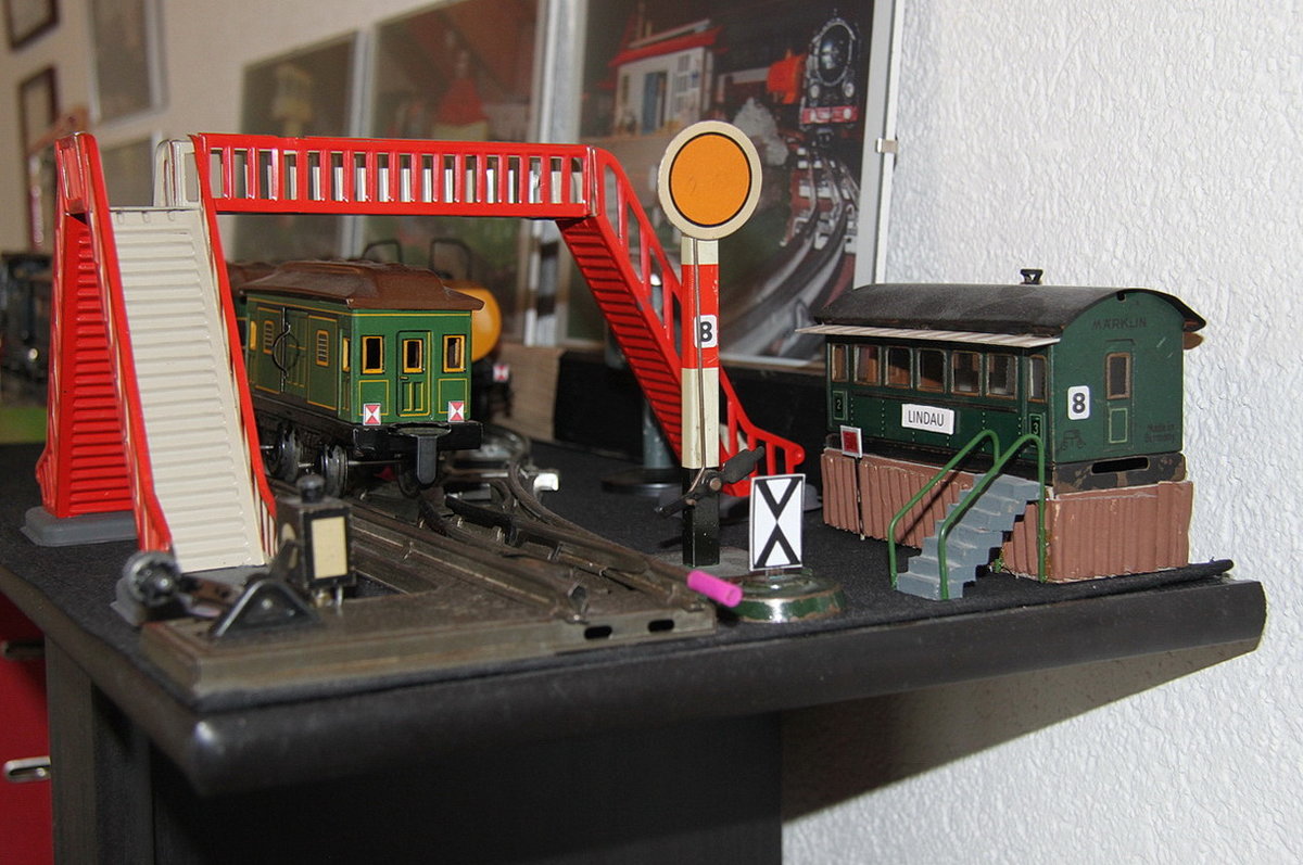 Antik Spielzeug Spur 0,Fussgängerbrücke (Beckh)
(kl.Sammlung PW.)