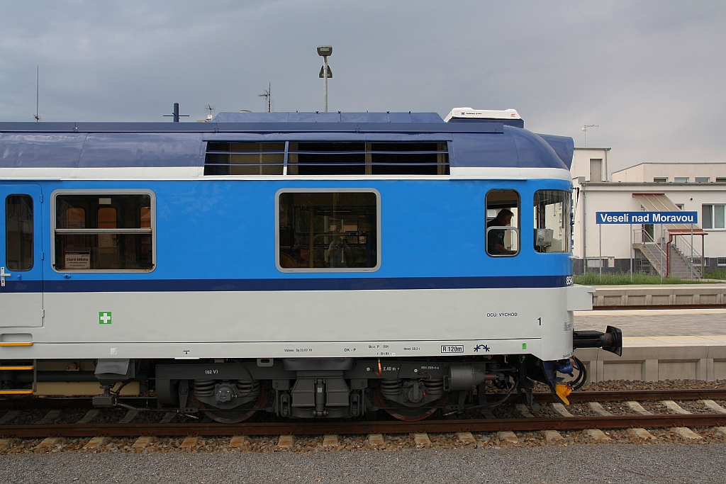 Antriebsseite des CD 854 209-4 am 03.August 2019 imn Bahnhof Veseli nad Moravou.