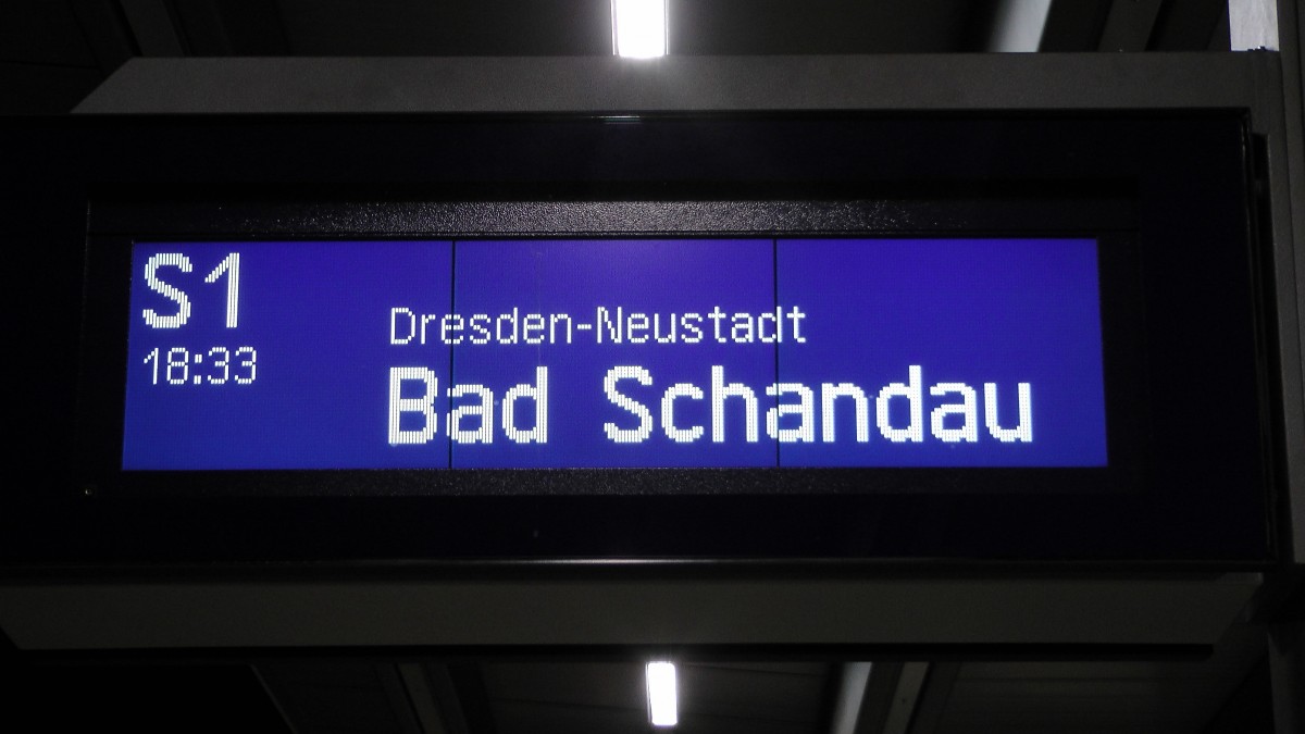 Anzeigetafel in Radebeul Kötzschenbroda. 29.12.2013 18:38 Uhr.