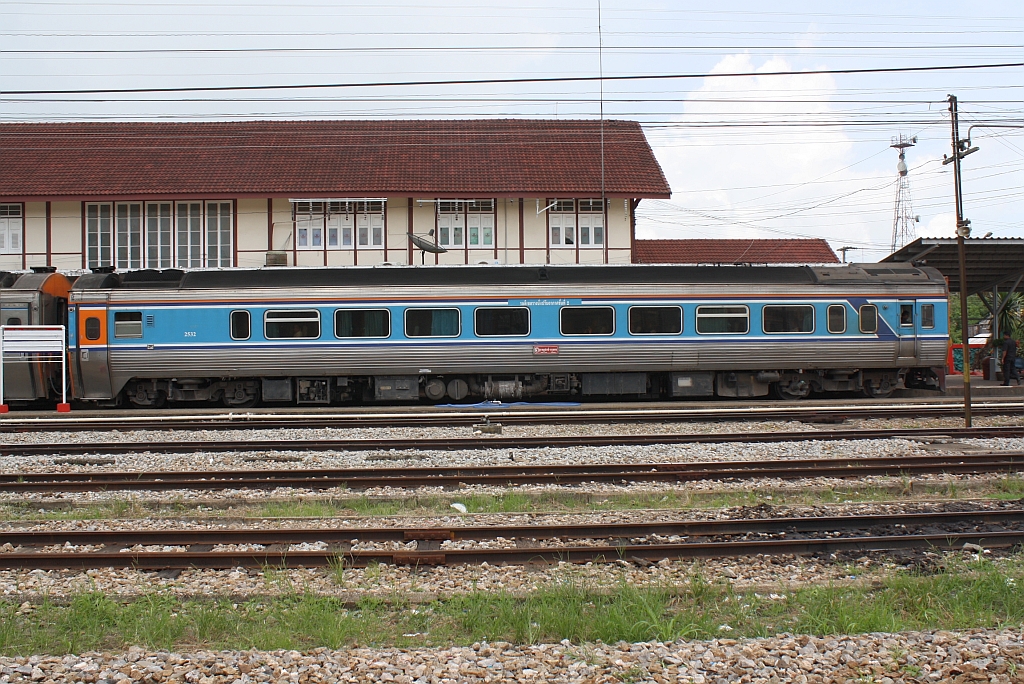 APN.60 2532 als letztes Fahrzeug des SP EXP DRC 40 (Surat Thani - Bangkok) am 18.Mai 2013 im Bf. Chumphon.