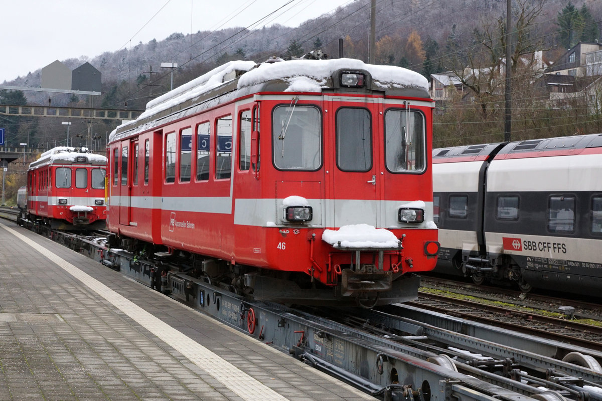 APPENZELLERBAHNEN/AB.
Die allerletzte Fahrt der BDe 4/4 46 und BDe 4/4 47 vom trüben 10. Dezember 2020 führte von Gossau nach Kaiseraugst zur Verschrottung.
Sämtliche Erinnerungsbilder der verschiedenen Ansichten sind bei Stein Säckingen entstanden.
Foto: Walter Ruetsch