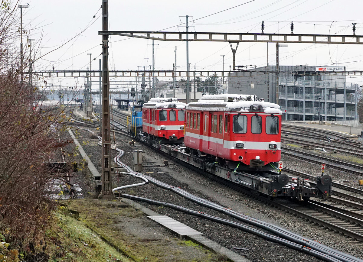 APPENZELLERBAHNEN/AB.
Die allerletzte Fahrt der BDe 4/4 46 und BDe 4/4 47 vom trüben 10. Dezember 2020 führte von Gossau nach Kaiseraugst zur Verschrottung.
Sämtliche Erinnerungsbilder der verschiedenen Ansichten sind bei Stein Säckingen entstanden.
Foto: Walter Ruetsch