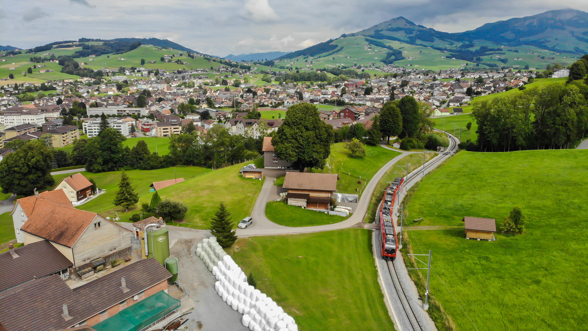 Appenzellerland S23 der Appenzeller Bahnen nach Wasserauen kurz vor Appenzell, 14.08.2020.