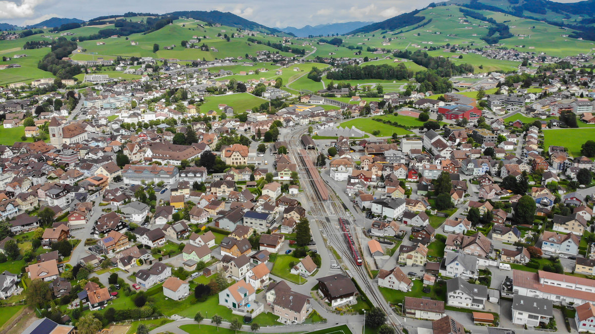 Appenzellerland S23 der Appenzeller Bahnen nach Wasserauen in Appenzell, 14.08.2020.