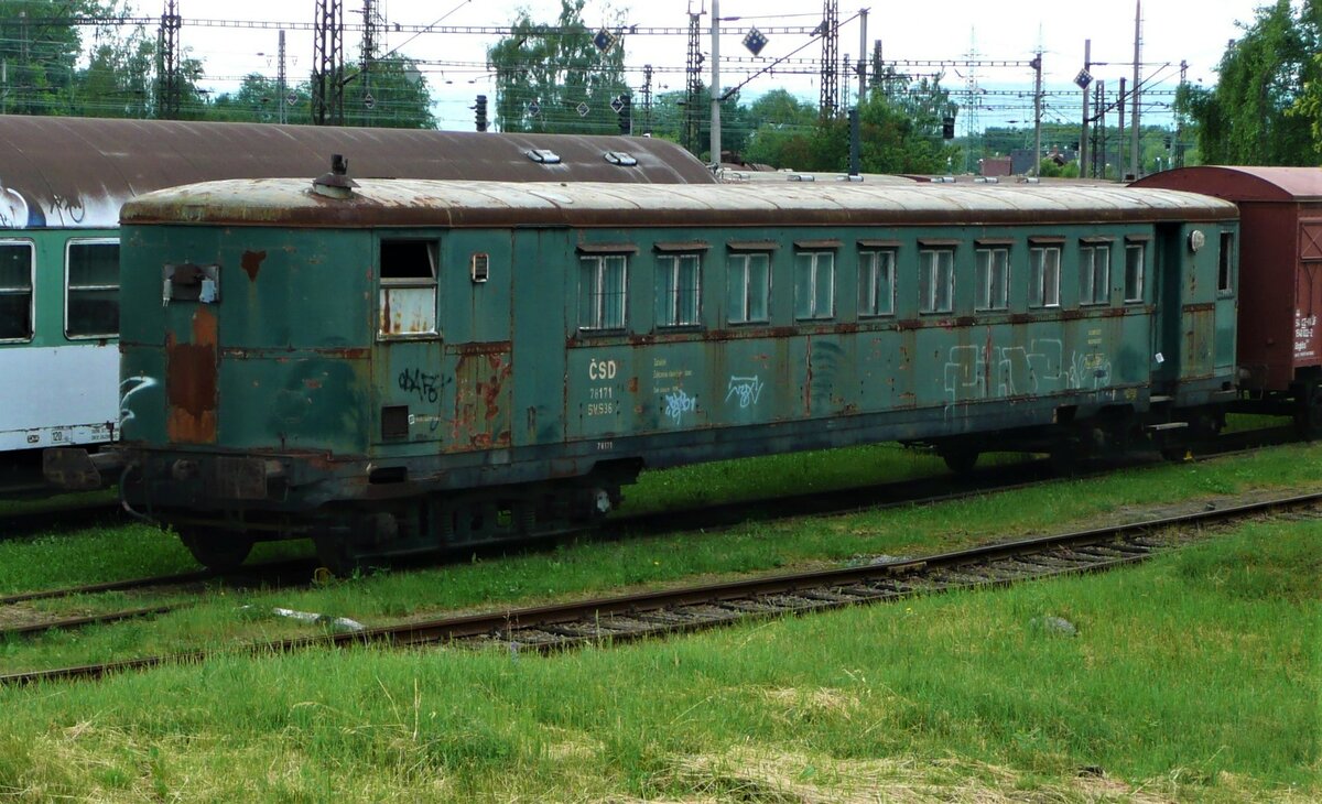 Arbeitswagen, umgebaut aus dem einzigen noch existierenden  Blauen Pfeil  von Kralovopolska, M 273.006, im NTM-Depot Chomutov 
