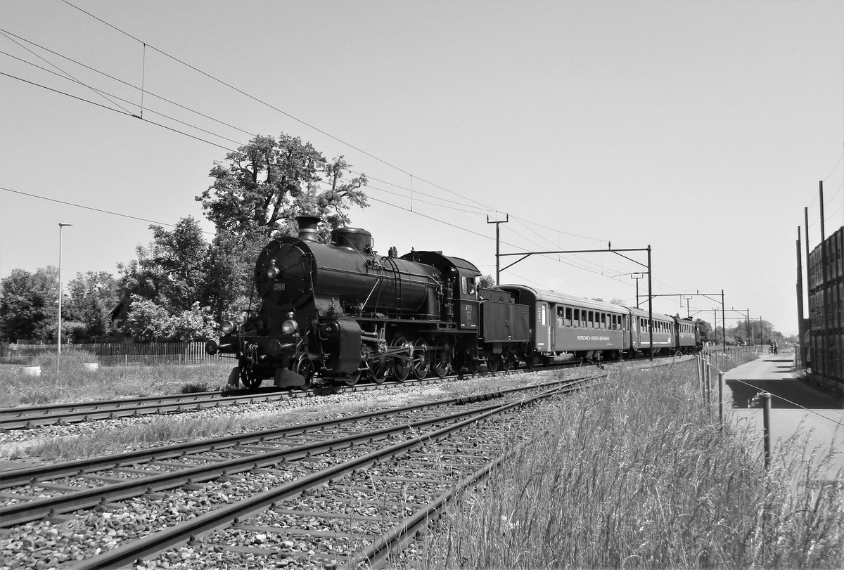 Arbon Classics 2018: Zum ersten Mal findet die Arbon Classics erstmals an 2 Tagen statt. 

Am Sonnatag, 6. Mai 2018 fuhr die Ec 3/5 Nr. 3 des Vereins Historische Mittelthurgau-Bahn und die Gottharddampflok C 5/6 Nr. 2969 des Vereins Eurovapor mit dem Dampfextrazug regelmässig von Arbon nach Romanshorn und wieder zurück. 
Das Bild zeigt den Dampfextrazug bei der Durchfahrt im Bahnhof Egnach.
