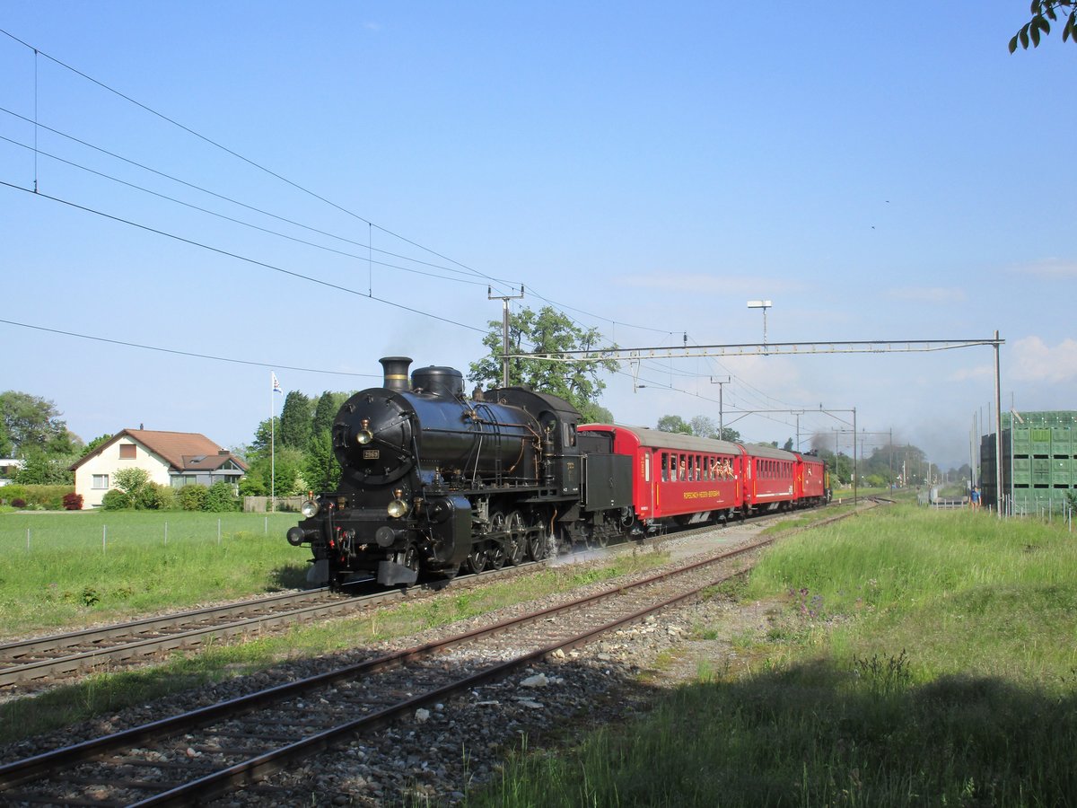 Arbon Classics 2018: Zum ersten Mal findet die Arbon Classics erstmals an 2 Tagen statt. 

Am Sonnatag, 6. Mai 2018 fuhr die Ec 3/5 Nr. 3 des Vereins Historische Mittelthurgau-Bahn und die Gottharddampflok C 5/6 Nr. 2969 des Vereins Eurovapor mit dem Dampfextrazug regelmässig von Arbon nach Romanshorn und wieder zurück. 
Das Bild zeigt den Dampfextrazug zwischen Egnach und Arbon. 

Der Dampfextrazug fuhr nach dem Brand auf der Strecke fahrplanmässig weiter, jedoch natürlich mit weniger Dampf...