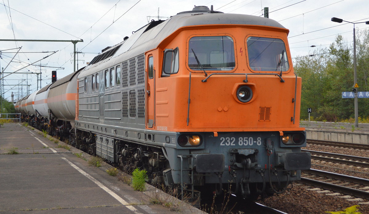 Arcelor Mittal Eisenhüttenstadt GmbH, Eisenhüttenstadt  232 850-8  [NVR-Nummer: 92 80 1232 850-8 D-EKO] mit Ganzzug Druckgaskesselwagen für Propen (leer) Richtung Stendell am 12.09.19 Bahnhof Flughafen Berlin Schönefeld. 
