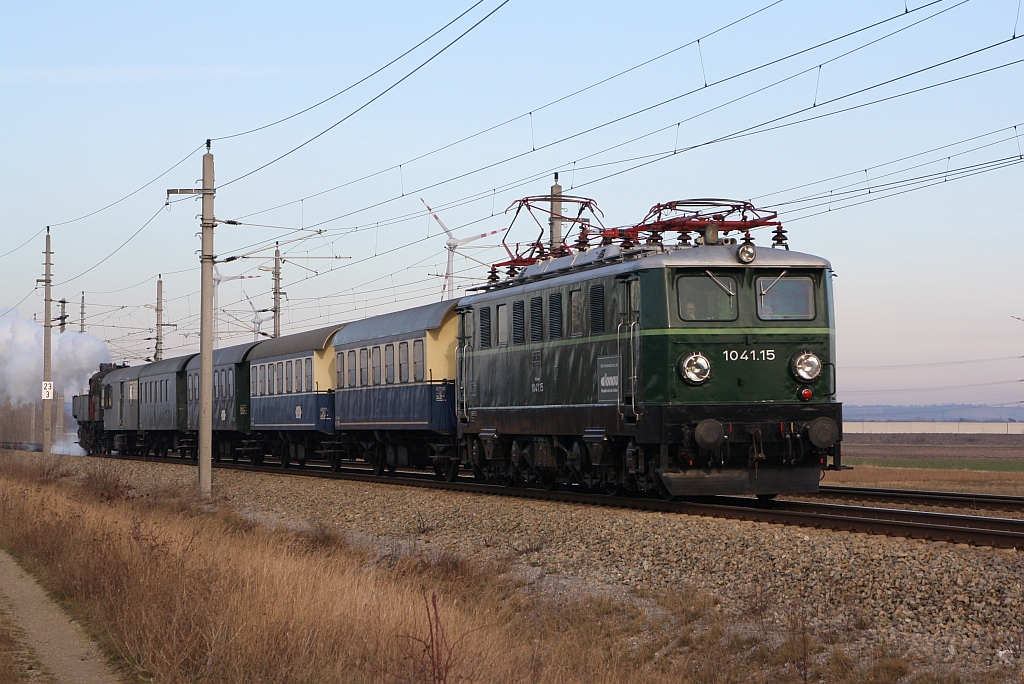 ARGE 1041.15 am 04.Dezember 2016 mit dem SLP 17363 kurz vor der Hst. Seyring.