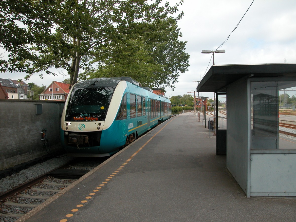 Arriva LINT 41 AR 2047A Bahnhof Esbjerg am 26. Juni 2012.