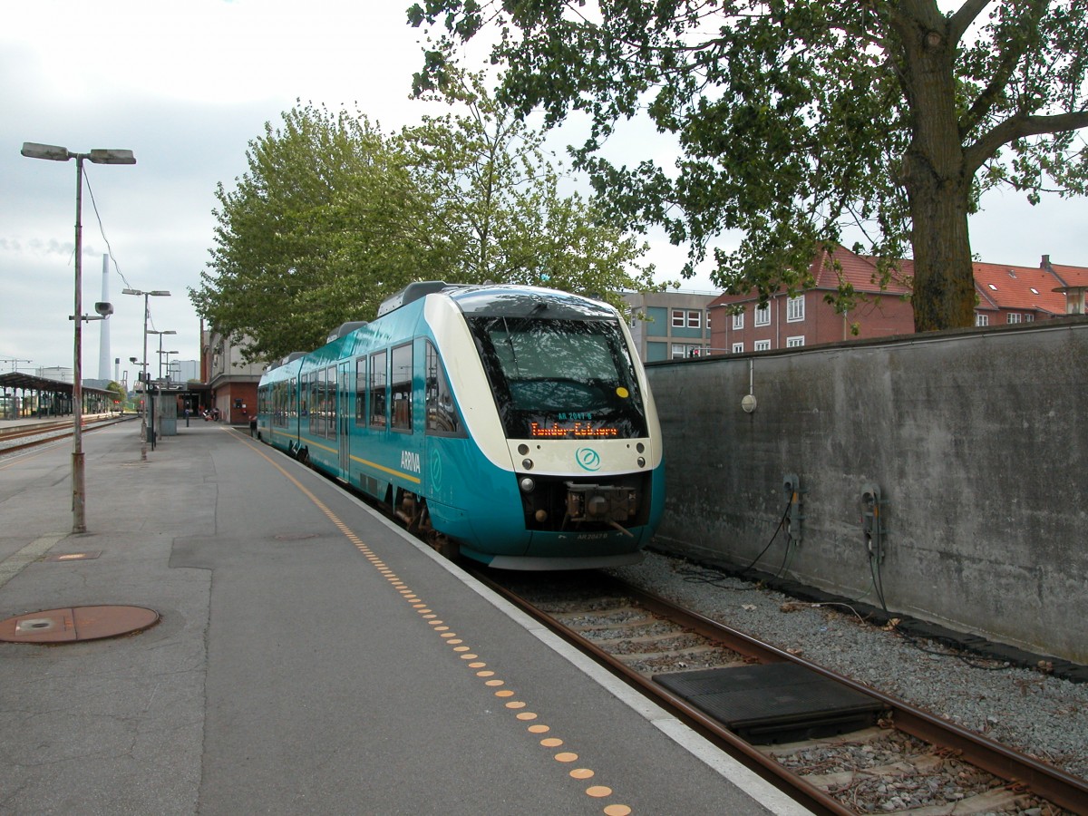 Arriva LINT 41 AR 2047B Bahnhof Esbjerg am 26. Juni 2012.