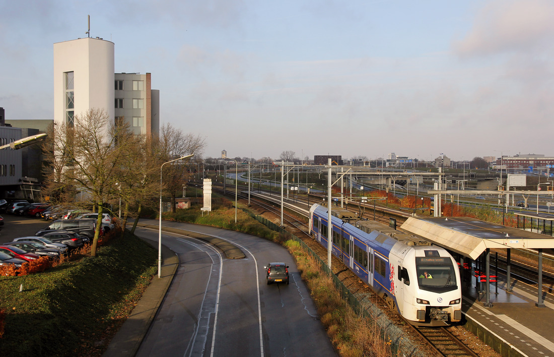 Arriva Nederland-Triebzug 460  Pinkpop  //  Maastricht-Randwyck // 4. Dezember 2017