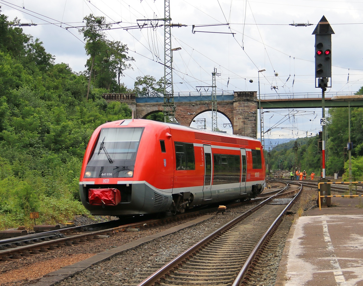 Arrr, da bläst... äh, brummt er. Walfisch in Eichenberg gesichtet. 641 036 kam am 28.07.2015 durch Eichenberg in Fahrtrichtung Osten.
