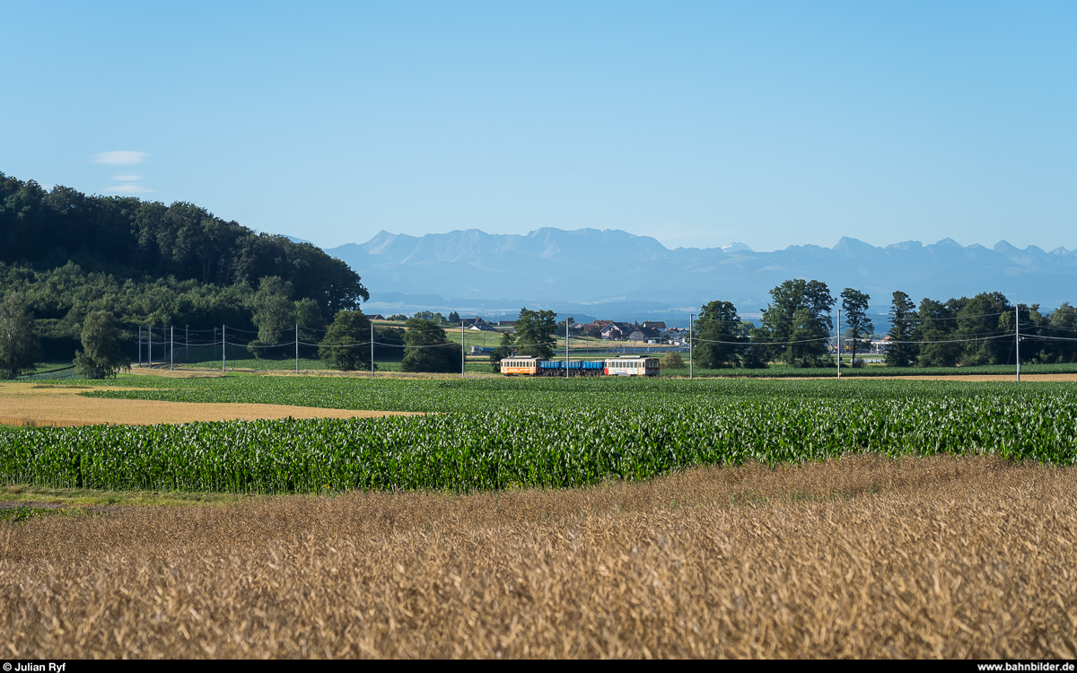 ASm-BTI Be 4/4 302 und 304 mit Kieszug am 9. Juli 2020 bei Lüscherz.