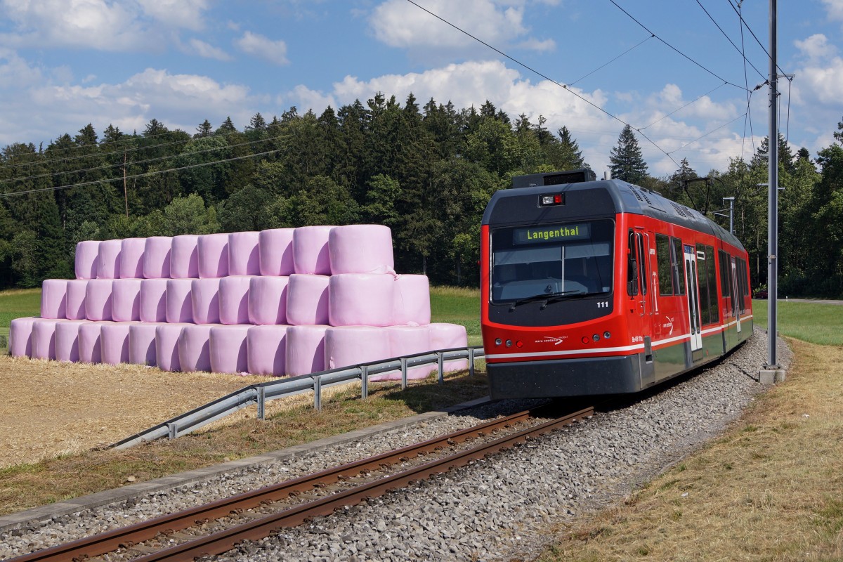 ASm: Regionalzug Oensingen-Langenthal mit dem Be 4/8 111  STAR  unterwegs zwischen Niederbipp und Bannnwil am 11. Juli 2015.
Foto: Walter Ruetsch