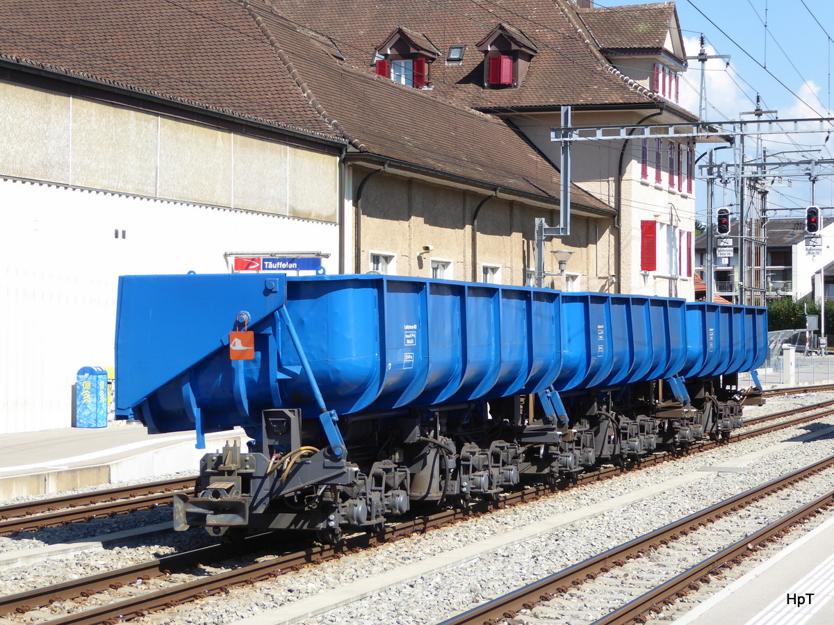 asm Seeland - Kieszugwagen Fa  573 und Fa 574 und Fa 574 Bahnhofsareal in Täuffelen am 09.09.2016