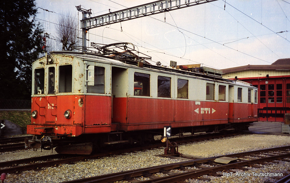 asm Seeland - Triebwagen BDe 4/4 512 in Februar 1993 vor dem Depot in Täuffelen