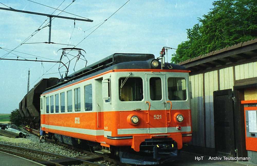 asm Seeland - Triebwagen Be 4/4  521 im Güterdienst in Lüscherz am 05.08.1998  ..  Archiv Teutschmann