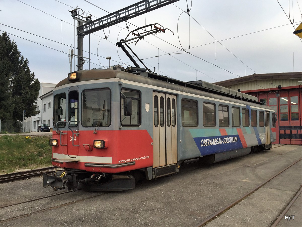 asm Seeland - Triebwagen Be 4/4 304 vor dem Depot in Täuffelen am 23.03.2016
