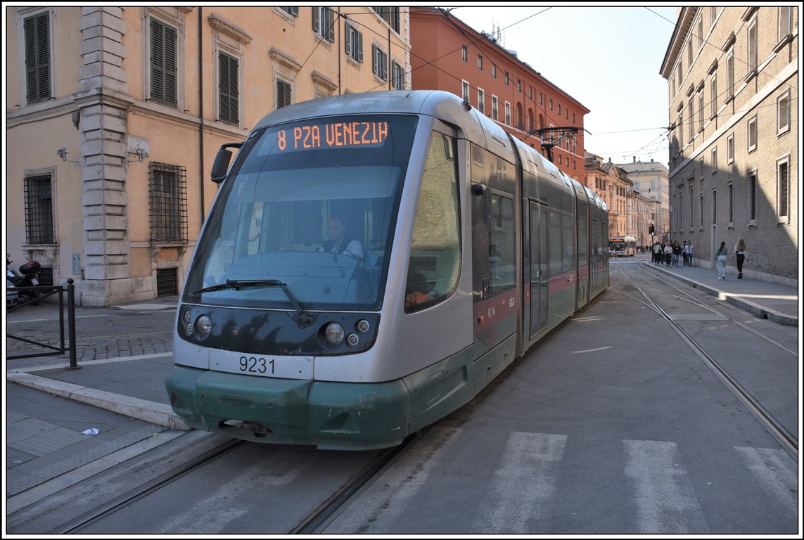 ATAC Citway II 9231 an der Piazza Venezia in Rom. (22.02.2020)