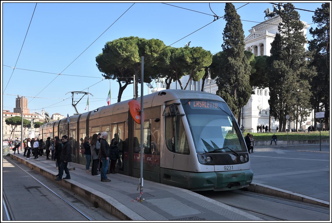 ATAC Cityway II 9231 an der Piazza Venezia in Rom. (22.02.2020)