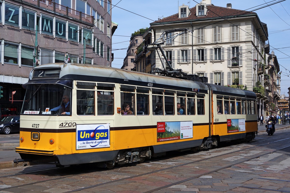ATM/Strassenbahn Mailand: OMS, TIBB, Breda - Triebwagen 4727 (4714-4733) aus dem Jahre 1956 auf der Linie 2 im Einsatz am 25. April 2014.
Foto: Walter Ruetsch