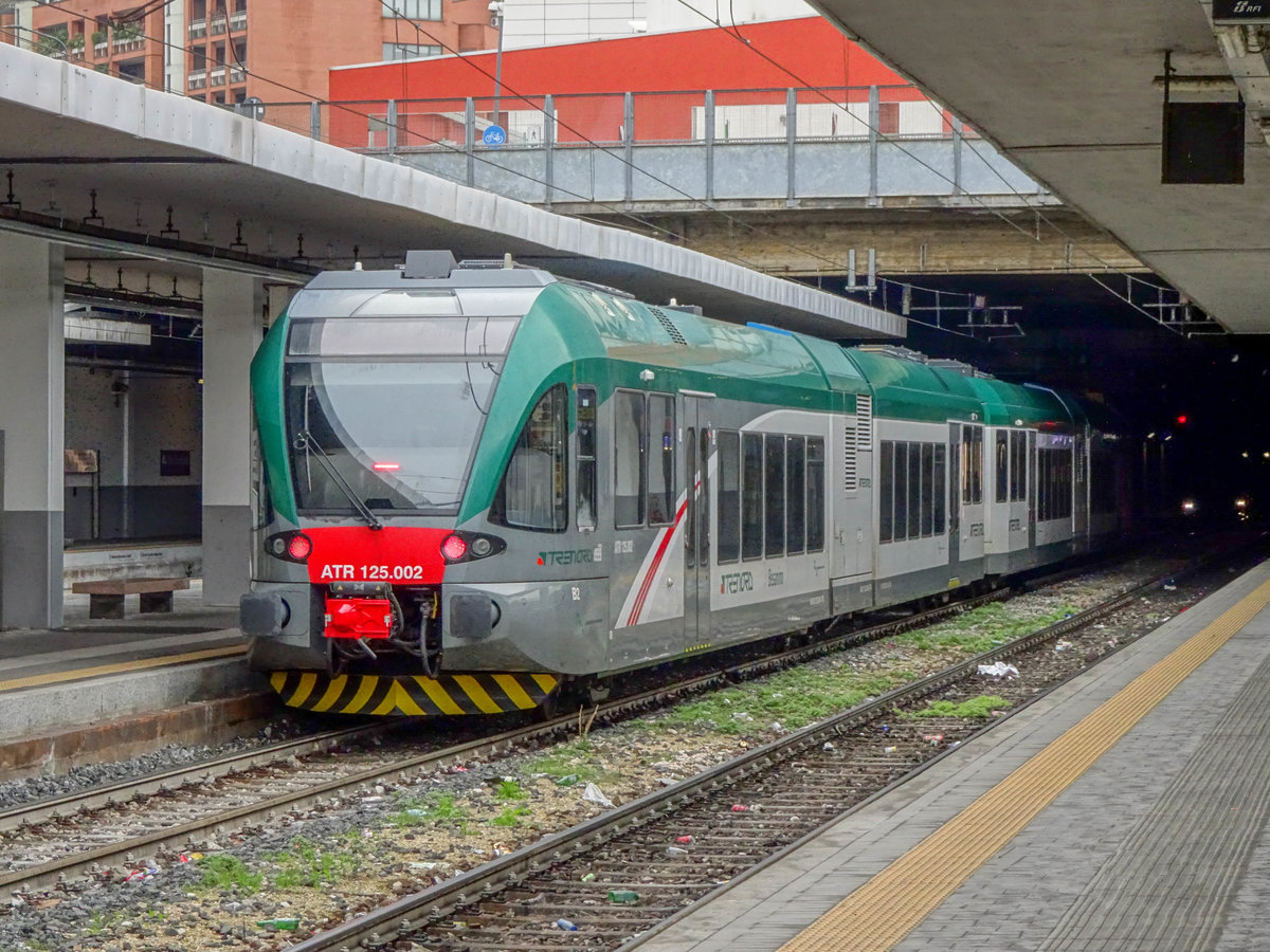 ATR 125.002 im Bahnhof Milano Garibaldi, 19.03.2018.
