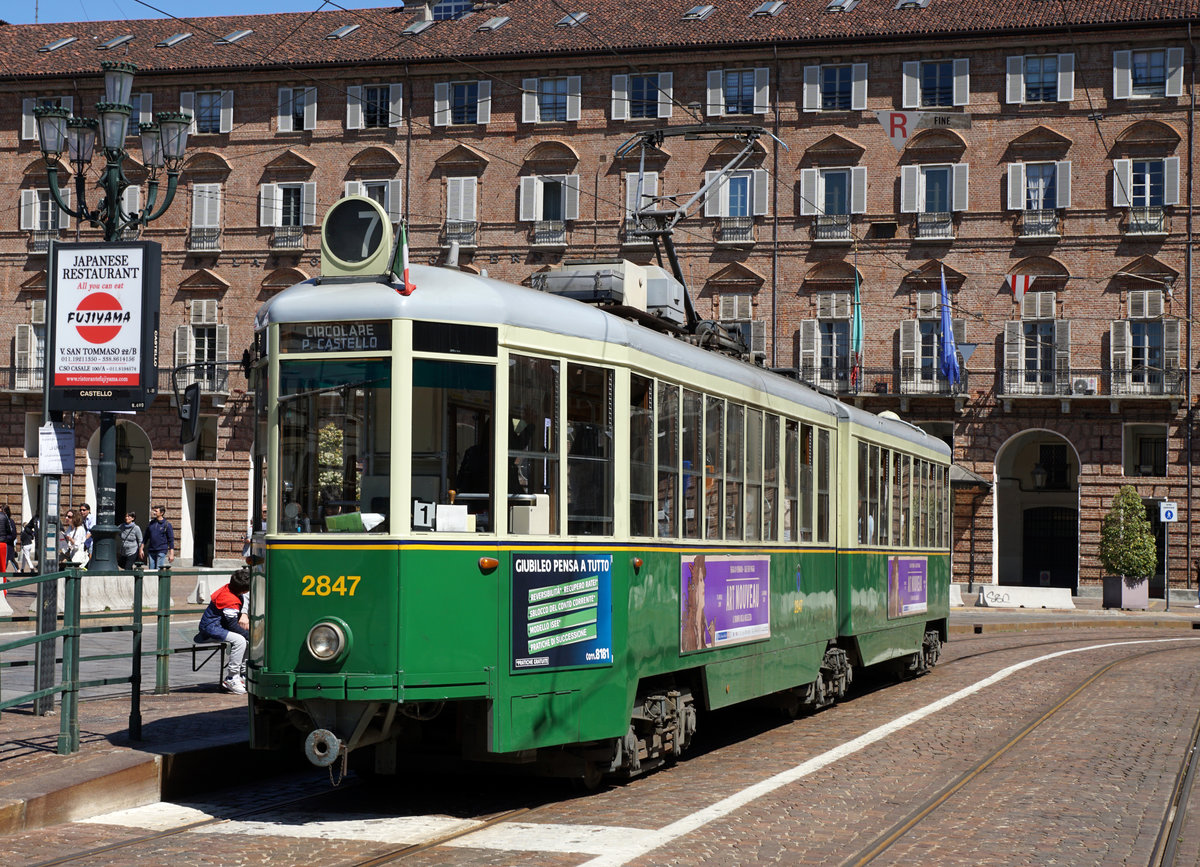 ATTS - Verein Historische Trambahnen Turin.
Mit dem GTW 2847 auf der Historischen Linie 7 unterwegs am 27. April 2019.
Foto: Walter Ruetsch