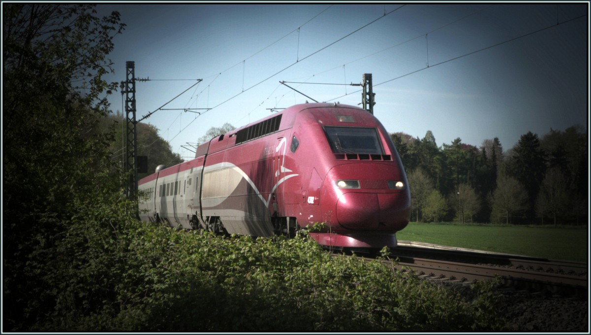 Au revoir, et bon ride Thalys. Das Gastspiel des Thalys ist nun auch vorbei auf der Kbs 485 als Umleiter. Eine Homage im Lochkameralook bleibt als Erinnerung.
Szenario: Rimburg am 16.April 2014.