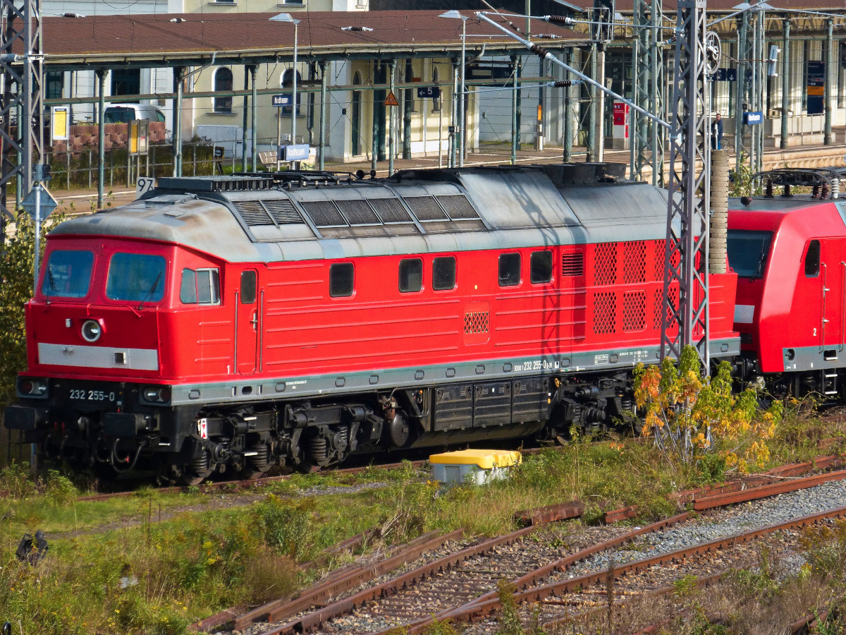 Auch 232 255-0 stand wohl nur streikbedingt in Nordhausen am 18.10.2014. 