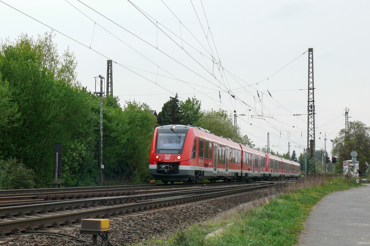 Auch die 622 009 fuhr mir an diesem 12/04/2014 vor die Linse. Das Bild entstand bei Roisdorf/Bornheim an der linken Rheinstrecke.